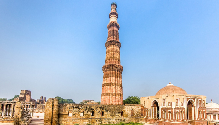 monuments in delhi,delhi,tourist attraction in delhi,lal quila,purana qila,qutub minar,india gate,safdarjung tomb,lodhi gardens