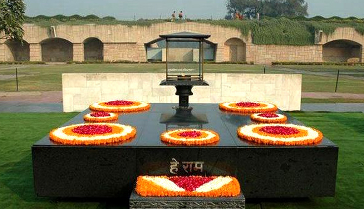 delhi,places to visit in delhi,tourist attraction in delhi,jantar mantar,india gate,rashtrapati bhavan,red fort,raj ghat,qutub minar,connaught place