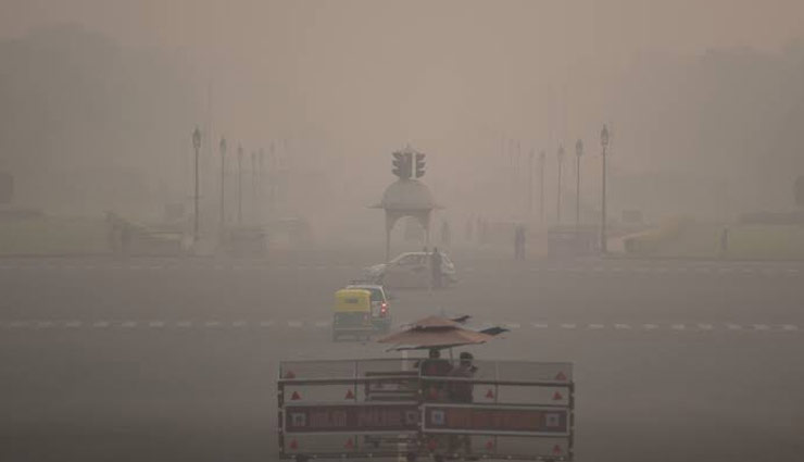 जहरीली हो रही है दिल्ली-एनसीआर की हवा, AQI पहुंचा 400 के पार, लोगों को हुई सांस लेने में परेशानी 