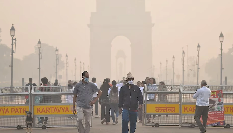 दिल्ली-NCR में जहरीली हवा का कहर जारी, AQI 350 पार; जानें आपके इलाके की हवा की स्थिति