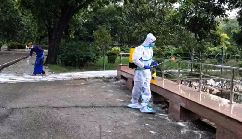 दिल्ली चिड़ियाघर में बर्ड फ्लू की एंट्री, क्या इंसानों तक पहुंच सकता है यह खतरा?