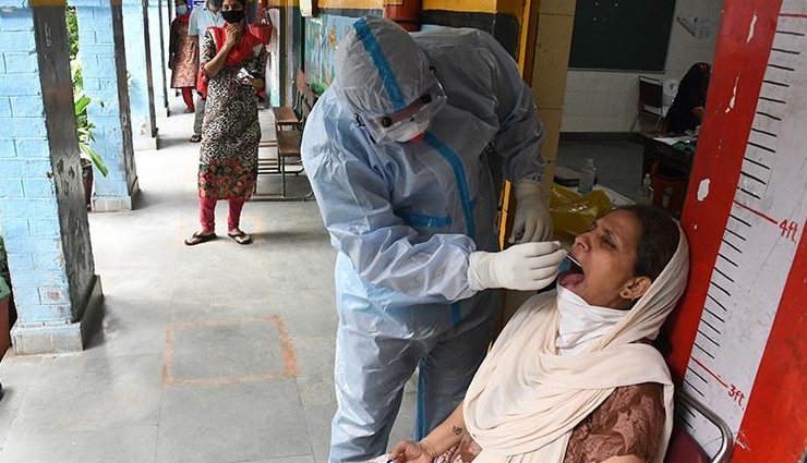 कोरोना और प्रदूषण के डबल अटैक से जूझ रही हैं दिल्ली,  नवंबर में 400 मरीजों की हुई मौत 