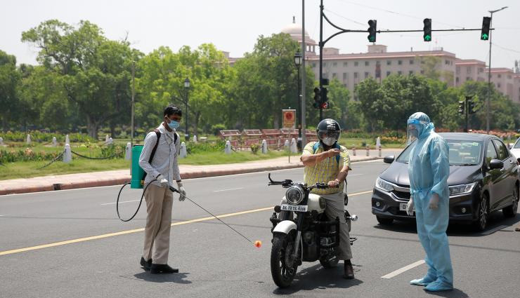  दिल्ली में कोरोना से 24 घंटे में 118 मौतें,  आज से कटेगा 2000 का चालान 