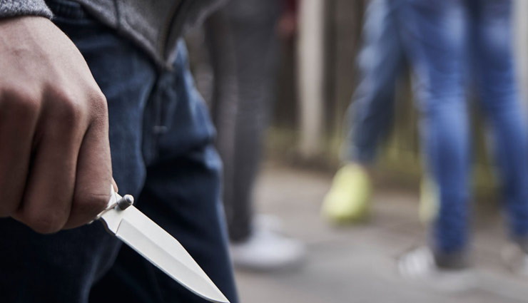 boy chases and nab thief,delhi,crime,chain snatching in delhi