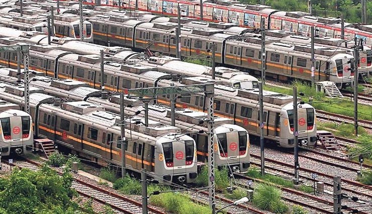 दिल्ली में लगा वीकेंड कर्फ्यू, मेट्रो की सवारी करने से पहले जान लें नए नियम, वरना होगी परेशानी