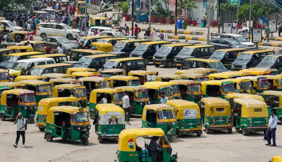 दिल्ली-NCR में बढ़ने वाली है लोगों की परेशानी, आज से 3 दिन तक सड़कों से गायब रहेंगे ऑटो-टैक्सी; जानिए हड़ताल की बड़ी वजह