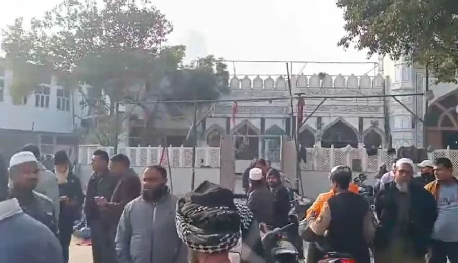 तुर्कमान गेट हिंसा के बाद प्रशासन का सख्त कदम, फैज-ए-इलाही मस्जिद में आज नहीं होगी जुमे की नमाज, इलाके में पैरामिलिट्री फोर्स तैनात