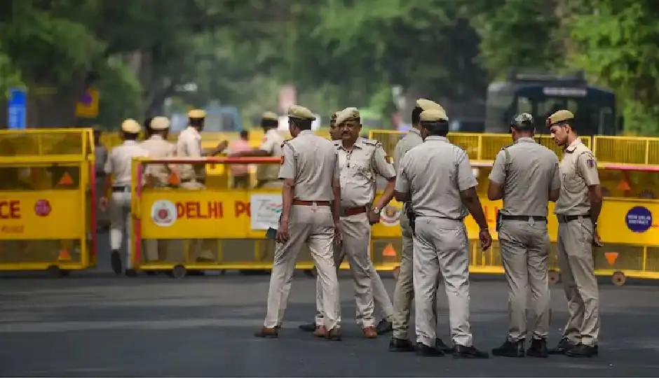 देशभर में बड़ी साजिश का खुलासा! दिल्ली पुलिस ने 9 संदिग्धों को दबोचा, ISI और अंडरवर्ल्ड से जुड़े तार
