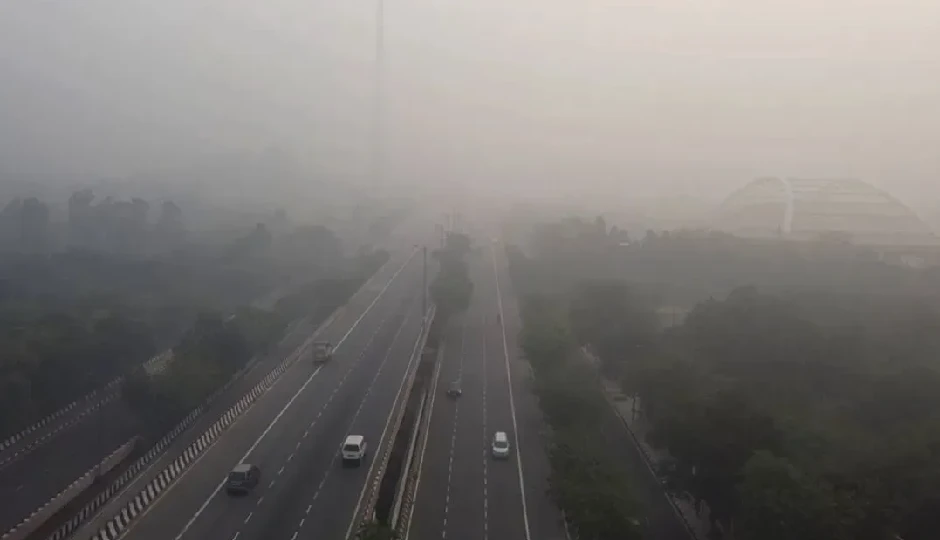 दिल्ली की हवा फिर ‘गंभीर’ श्रेणी में, औसत AQI 500 के पास; अलीपुर में सबसे विषैली हवा