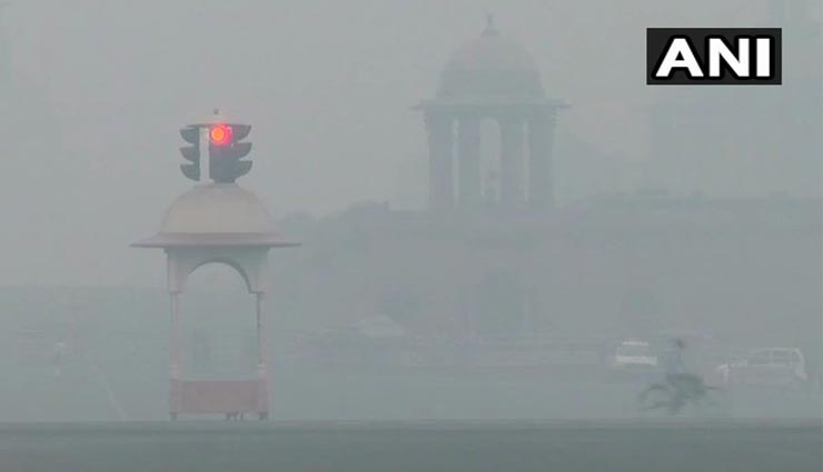 दिल्लीवालों ने उड़ाई सुप्रीम कोर्ट के आदेशों की धज्जियां, तय वक्त के बाद भी फोड़े गए पटाखे