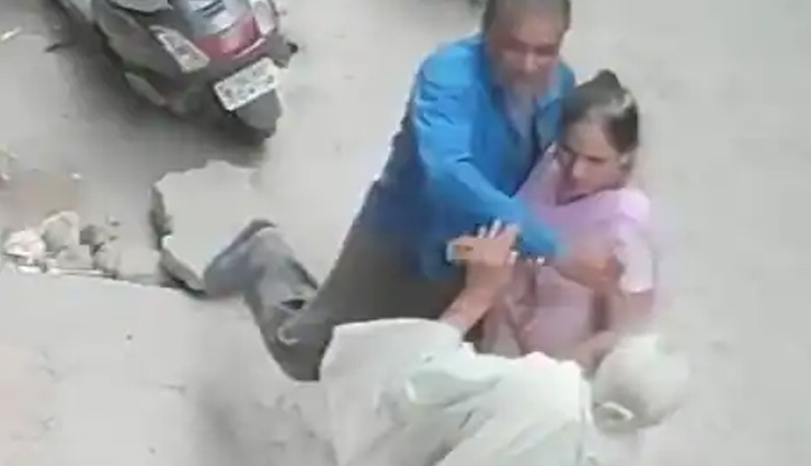 दिल्ली: बेटे ने बुजुर्ग मां को मारा थप्पड़, मौके पर हुई मौत