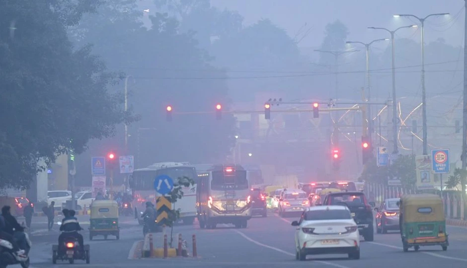 वायु प्रदूषण पर लगाम के लिए दिल्ली में सख्ती, नए नियम लागू; जानिए पाबंदियों के दायरे से किन्हें मिली छूट?