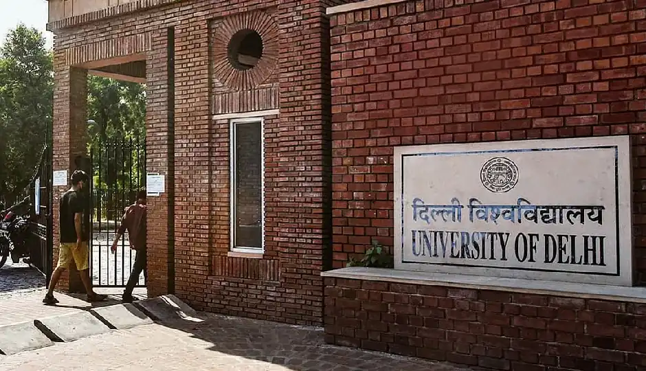 दिल्ली यूनिवर्सिटी में नौकरी का सुनहरा मौका, कई पदों पर भर्ती शुरू; एक लाख रुपये तक मिलेगा मासिक वेतन