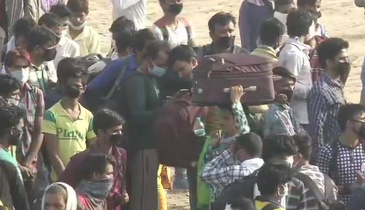 migrant labourers,migrant labourers gather in gazipur at delhi up border,auraiya accident,arrange buses for migrant workers,delhi top,up top,delhi common man issues,up common man issues,coronavirus,news,lockdown,news in hindi