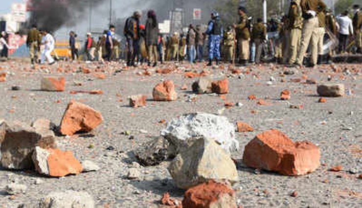delhi news,delhi news today,delhi news in hindi,delhi riots,delhi violence,bricks,north-east delhi,delhi police,delhi violence news,news