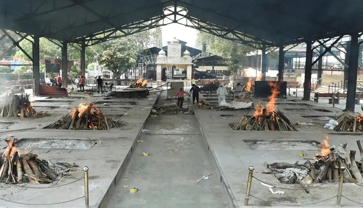 कोविड के बाद दिल्ली में मौत का तांडव, निगम बोध श्मशान घाट पर पहुँचे 142 शव
after covid,delhi witnesses death toll,142 bodies reach nigambodh crematorium