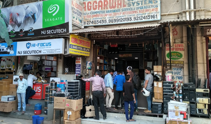 want to buy electronic goods at low prices come to these markets of delhi,holiday,travel,tourism