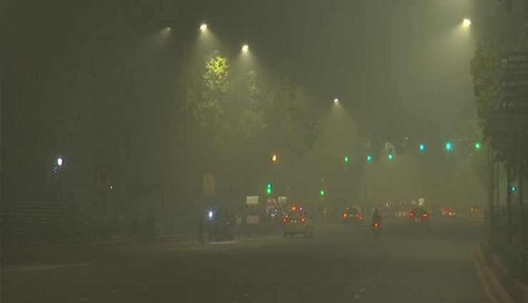 रोक के बावजूद दिवाली पर दिल्ली में हुई आतिशबाजी,  बढ़ा प्रदूषण, कई इलाकों में AQI 999 तक पहुंचा 