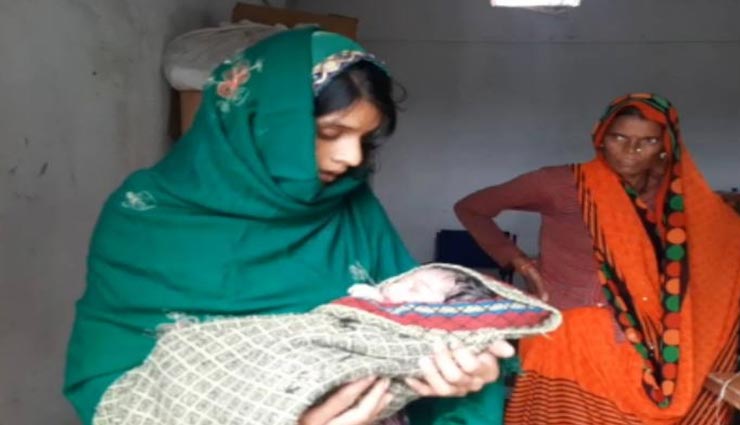 मध्यप्रदेश : तेज बहाव के कारण अस्पताल नहीं पहुंच पाई गर्भवती, ऑटो में करवाई पुलिस ने डिलीवरी