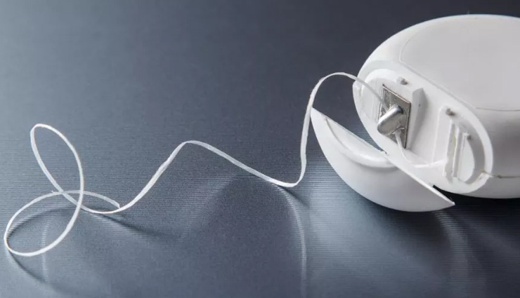 oral health essentials,best toothbrush for oral care,right toothpaste,dental floss,dentist-recommended mouthwash,tongue cleaner benefits,oral hygiene products,maintain oral health,plaque prevention,gum care tips