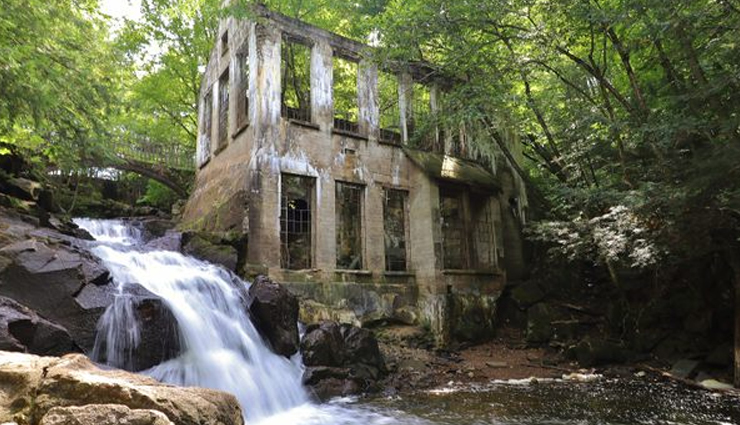 deserted places in the world,the town of kolmanskop,namibia,the valley of mills,sorrento,italy,the fishing village of houtouwan,china,carbide willson ruins,quebec,canada,the ghost village of kayakoy,turkey,chernobyl exclusion zone,ukraine