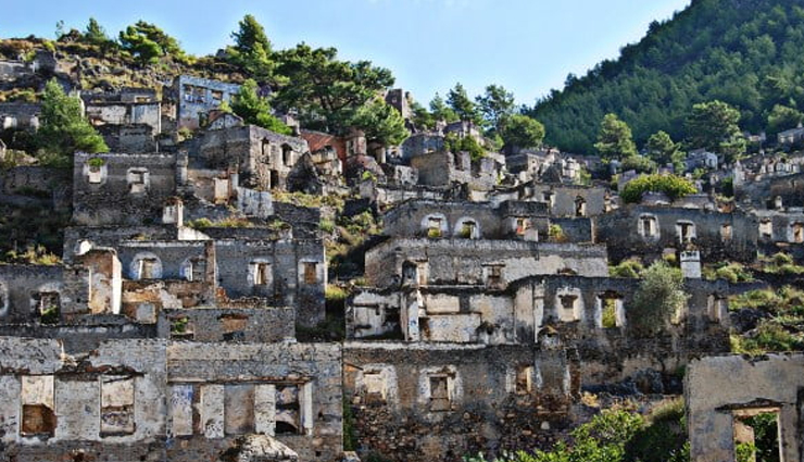 deserted places in the world,the town of kolmanskop,namibia,the valley of mills,sorrento,italy,the fishing village of houtouwan,china,carbide willson ruins,quebec,canada,the ghost village of kayakoy,turkey,chernobyl exclusion zone,ukraine