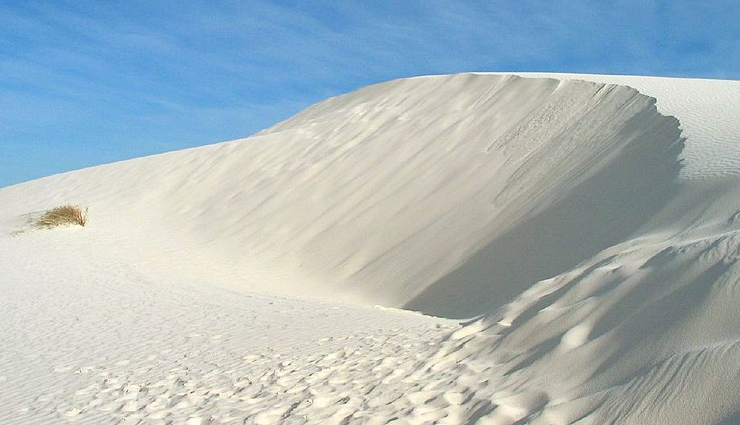 unusual deserts,unusual deserts in the world,painted desert,usa,lencois maranhenses,brazil,carcross desert,canada,white sands,black desert,egypt