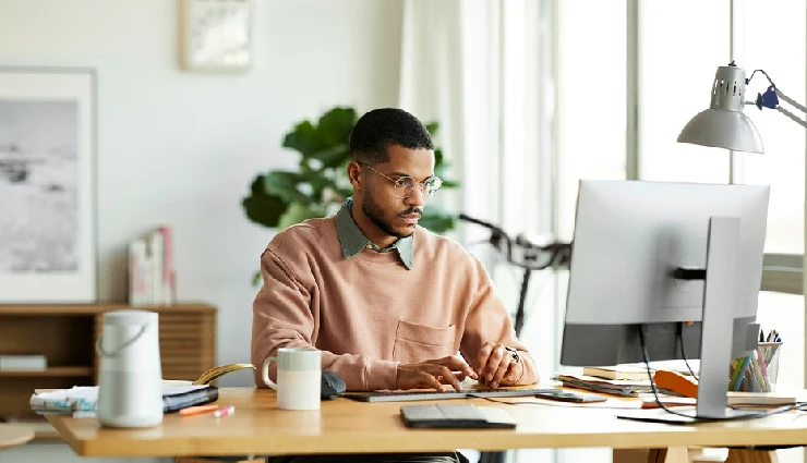 7 Major Side Effects of Sitting on Desk All Day