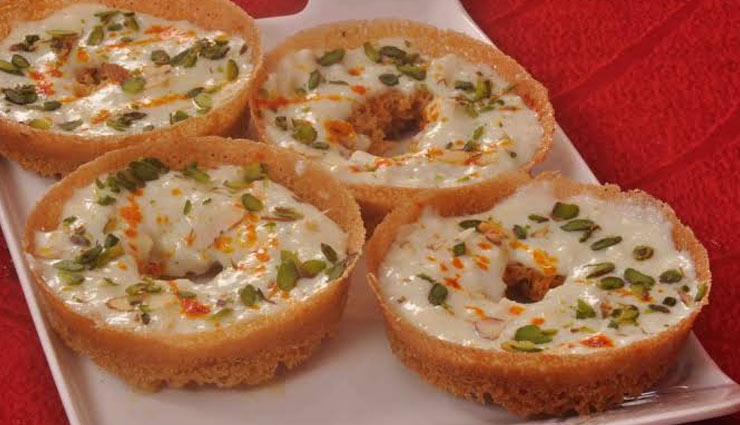 famous desserts,famous desserts from rajasthan,rajasthan,mava malpua,doodhiya kheench,balushahi,choorma,ghevar