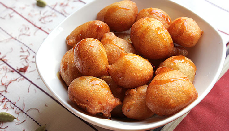 maamoul,luqaimat,umm ali,baklava,kanafeh,desserts,popular desserts in bahrain