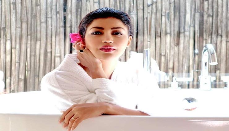 गर्मियों में त्वचा को इस तरह करें डिटॉक्स, चहरे को मिलेगी अंदरूनी सफाई