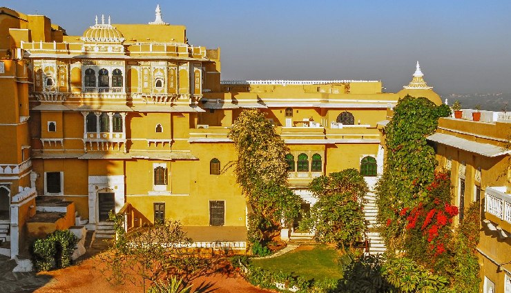 road trips from agra,places to visit near agra,weekend getaways from agra,budget travel from agra,taj mahal agra,agra travel guide,road trip ideas under 4000 rupees,agra nearby attractions,historical places near agra,best short trips from agra,travel destinations near agra