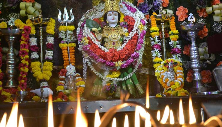 navratri 2019,devi maa temples,devi temple,devi temple in maharashtra,maharashtra,saptashrungi devi temple,nashi,mumba devi temple,mumbai,ekvira devi temple,lonavala,renuka devi temple,mahur,tulja bhavani temple,solapur