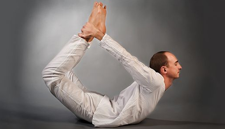dhanurasana,health benefits of dhanurasana,Health tips,fitness tips,benefits of performing dhanurasana
