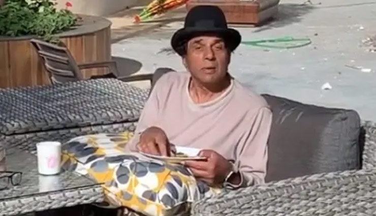 मेथी का पराठे खाते हुए धर्मेंद्र ने शेयर किया वीडियो, फैन्स ने कहा -  लव यू धरम पाजी
