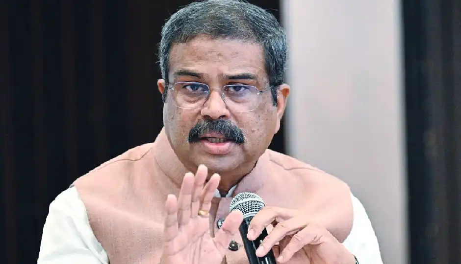 केंद्रीय कैबिनेट में बड़े फेरबदल की चर्चा तेज, धर्मेंद्र प्रधान समेत कई मंत्रियों की जिम्मेदारी बदलने के कयास; नीतीश कुमार को मिल सकती है अहम भूमि