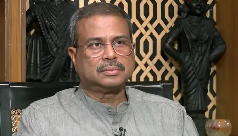 छात्र आंदोलन के बीच केंद्रीय शिक्षा मंत्री धर्मेंद्र प्रधान ने दिया इस्तीफा, अभिजीत दीपके का बयान- 'अभी तो ये शुरुआत हुई है'