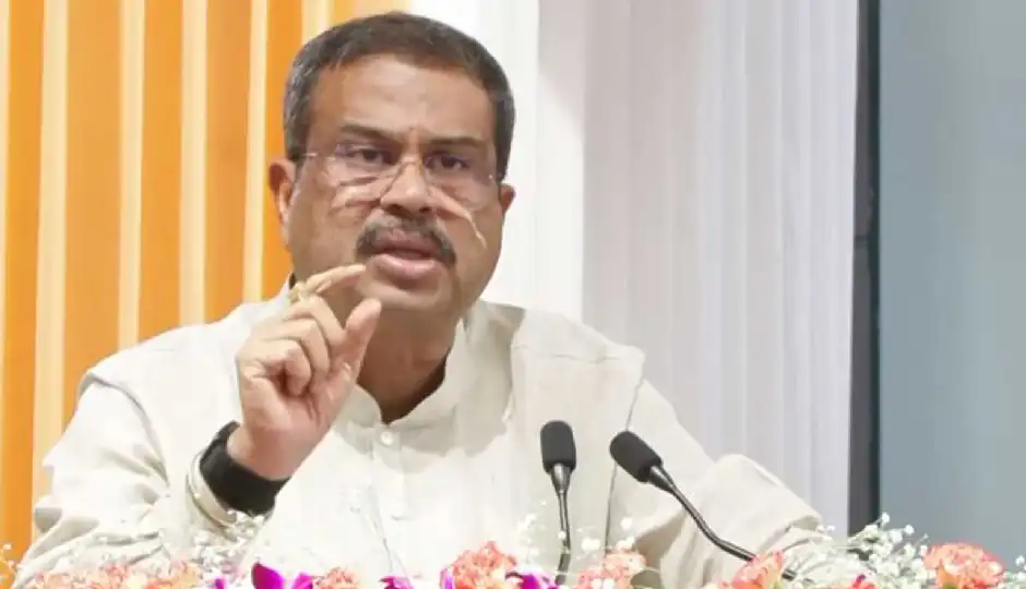 धर्मेंद्र प्रधान के इस्तीफे पर विपक्ष की प्रतिक्रियाएं तेज, नेताओं ने बताया लोकतंत्र और छात्रों के संघर्ष की जीत