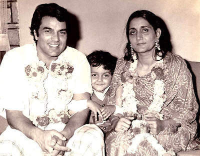 bollywood,dharmendra prakash kaur,Hema Malini,sunny deol,bobby deol,gossips,entertainment