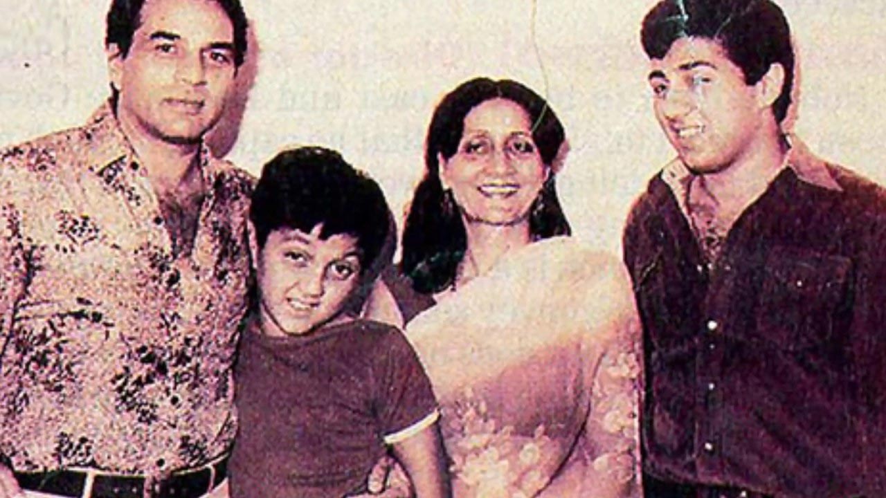 bollywood,dharmendra prakash kaur,Hema Malini,sunny deol,bobby deol,gossips,entertainment