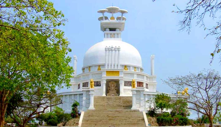 orissa,attractions in orissa,jagannath temple puri,lingaraja temple bhubaneswar,sun temple konark,dhauli hill,chandipur beach,barehipani falls,hirakud dam,gupteswar cave temple,chandi temple cuttack,barabati fort,deulajhari hot spring,ratnagiri monastery,chilika lake,mahanadi river,daringibadi hill station,hanuman vatika,bhitarkanika mangroves,udayagiri khandagiri caves,nandankanan zoological park,simlipal national park,temples of bhubaneswar,holidays,travel,tourist places in orissa