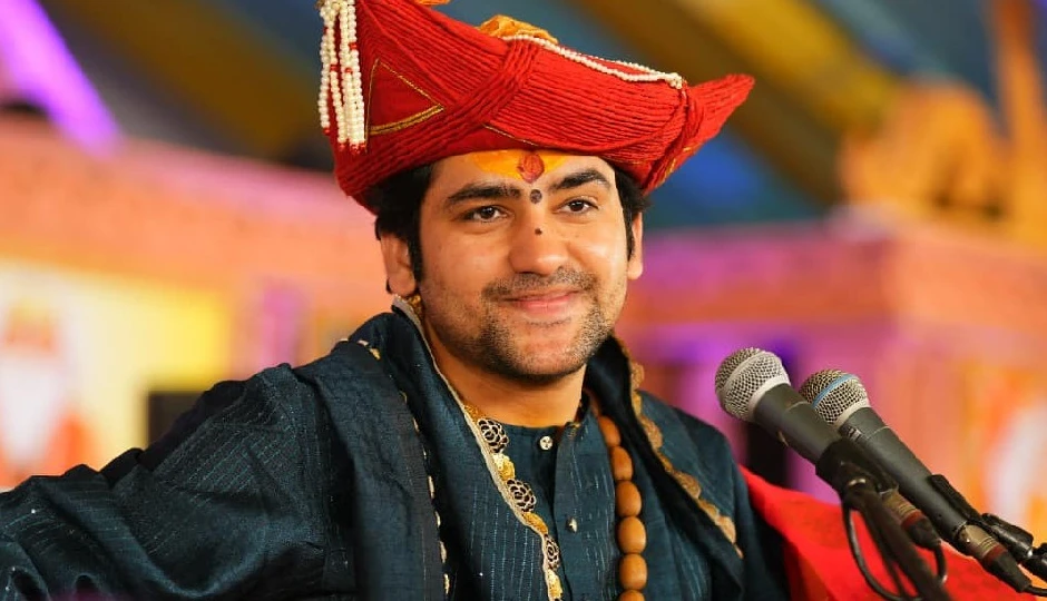 ‘दुर्गा बनो, काली बनो, पर बुर्का मत अपनाओ’,ग्वालियर में युवतियों से हाथ जोड़कर अपील करते नजर आए धीरेंद्र शास्त्री