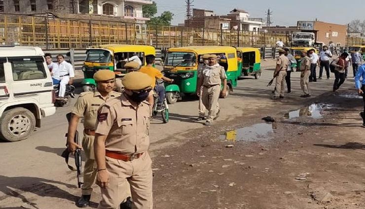 धौलपुर : बम की सूचना से बस स्टैंड पर फैली सनसनी, तलाश के लिए चलाया सर्च अभियान