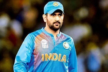 dhoni once scared his own guard,dhoni,ms dhoni birthday,mahendra singh dhoni birthday