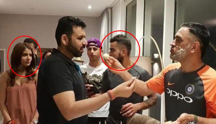 धौनी के बर्थडे सेलिब्रेशन के दौरान चिंता में दिखाई दी अनुष्का, लोगों ने उठाए सवाल