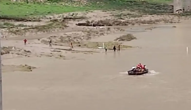 धौलपुर: चम्बल नदी में नहाए गए 6 युवक बहे, 3 को बचाया, शेष के लिए रेस्क्यू अभियान जारी