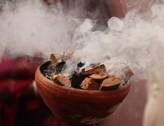 dhoop,remove negative energy,astrology tip