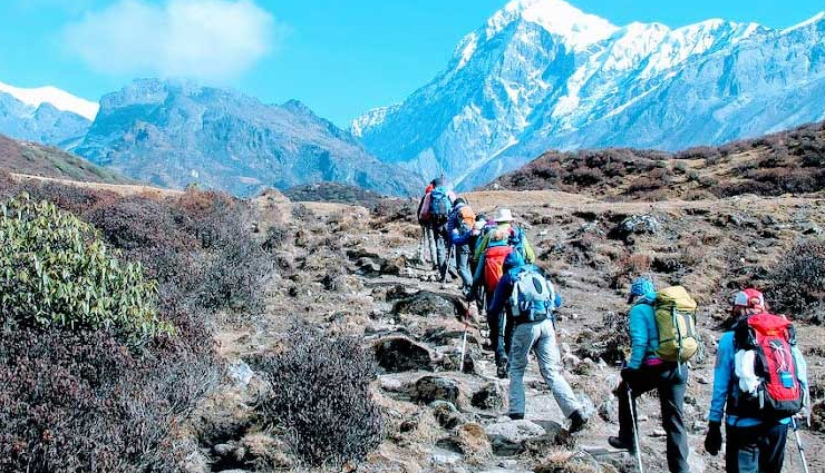 want to enjoy night trekking,holidays,trekking tips,travel