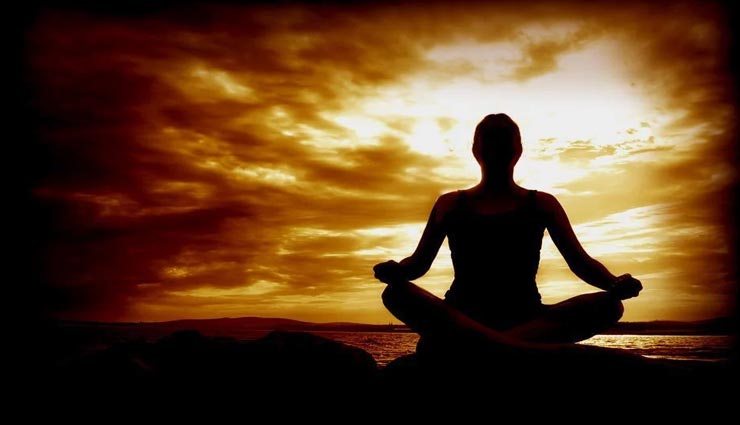 आपकी किस्मत के ताले खोलेगा इन मंत्रों का जाप, जानें इनकी पूर्ण विधि