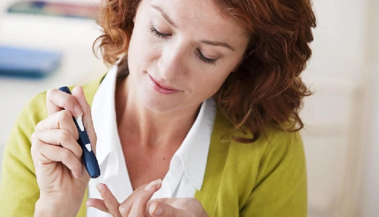 habits that damage hearing,surprising causes of hearing loss,how to protect ear health,effects of loud music on hearing,everyday habits affecting hearing,hearing health tips,causes of ear problems,prevent hearing loss naturally,lifestyle habits and ear health,ear care tips